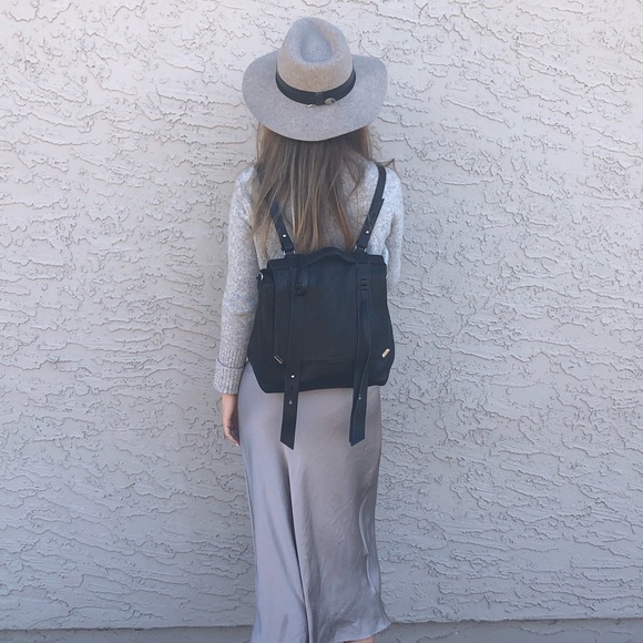 Worn 1 time Phoenix grey cashmere wool hat - Picture 6 of 6